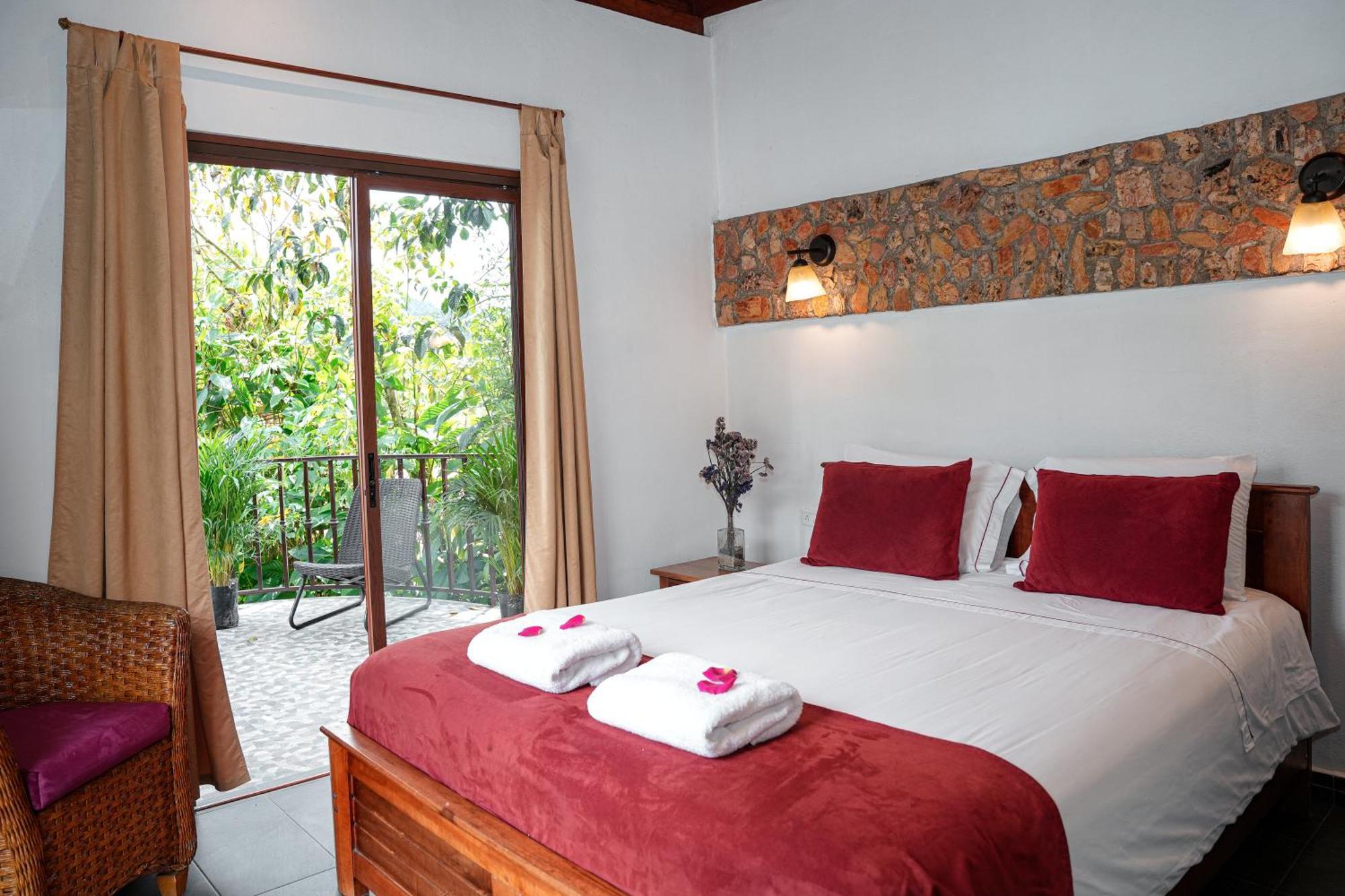 Coffee Lodge Cristal Glamping & Spa Mindo Exterior photo